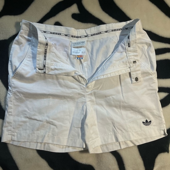 VINTAGE ADIDAS SHORTS - Picture 1 of 2